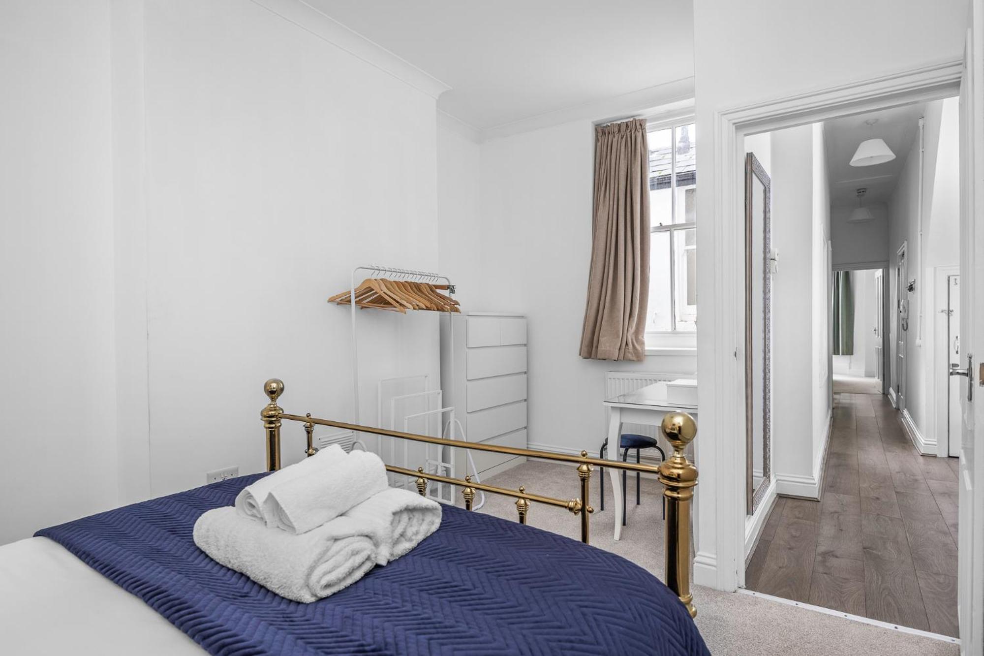 2 Bedroom Flat - With King Sized Beds, Netflix And Sky - Perfect For Contractors, Vacation Guests Or Those Relocating Μπράιτον Εξωτερικό φωτογραφία