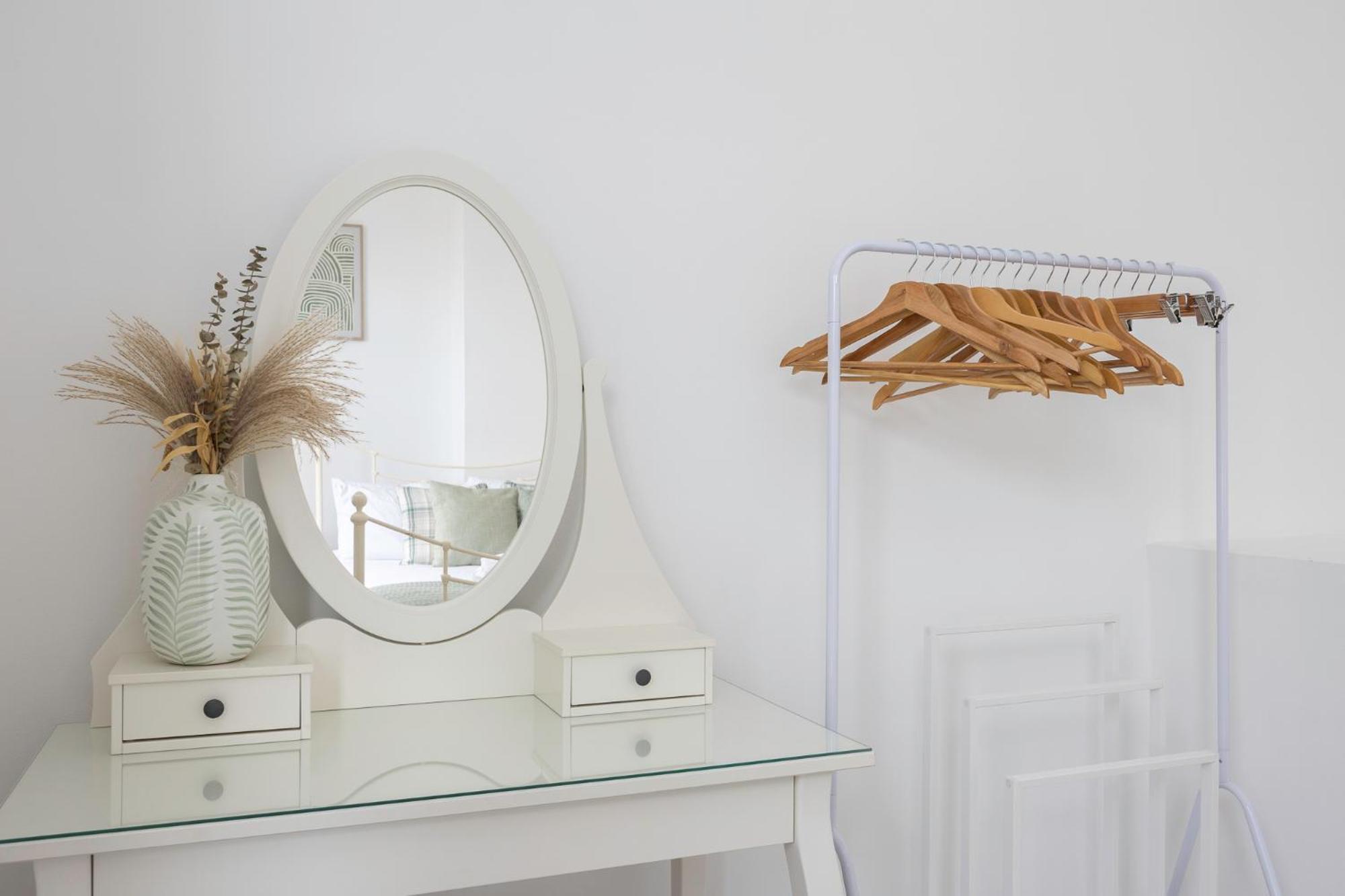 2 Bedroom Flat - With King Sized Beds, Netflix And Sky - Perfect For Contractors, Vacation Guests Or Those Relocating Μπράιτον Εξωτερικό φωτογραφία